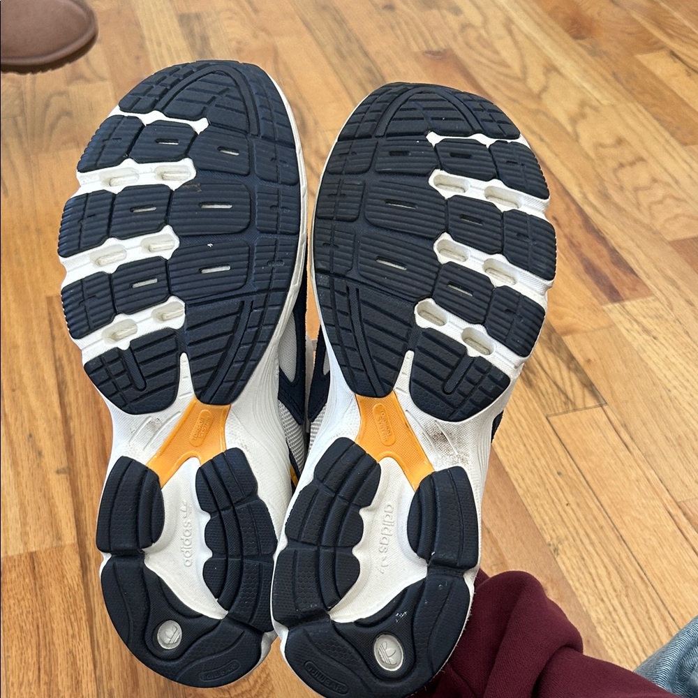 Adidas sneakers - Picture 7 of 8